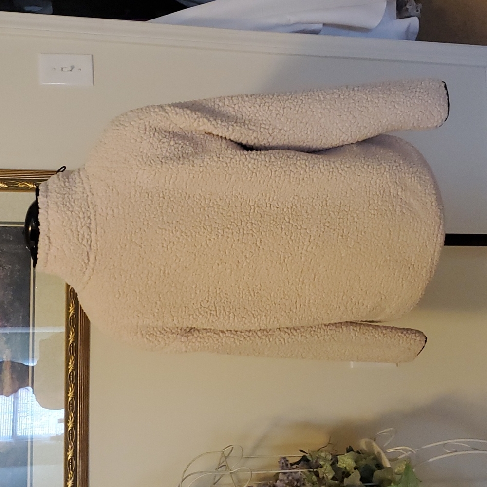 Victoria's secret pink sherpa quarter zip fleece. - Picture 4 of 4